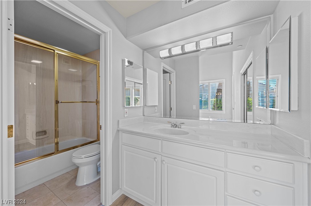 39 VIA PARADISIO Street