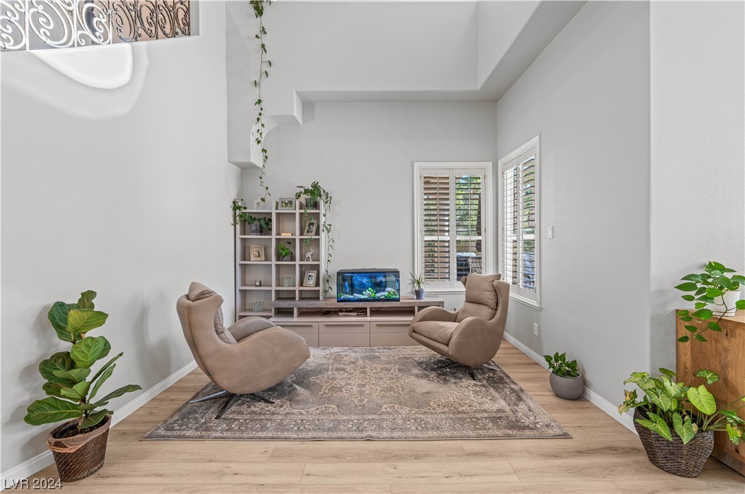 39 VIA PARADISIO Street