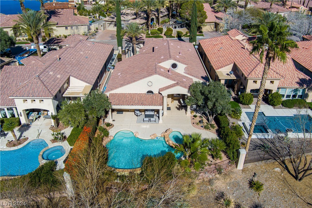 39 VIA PARADISIO Street