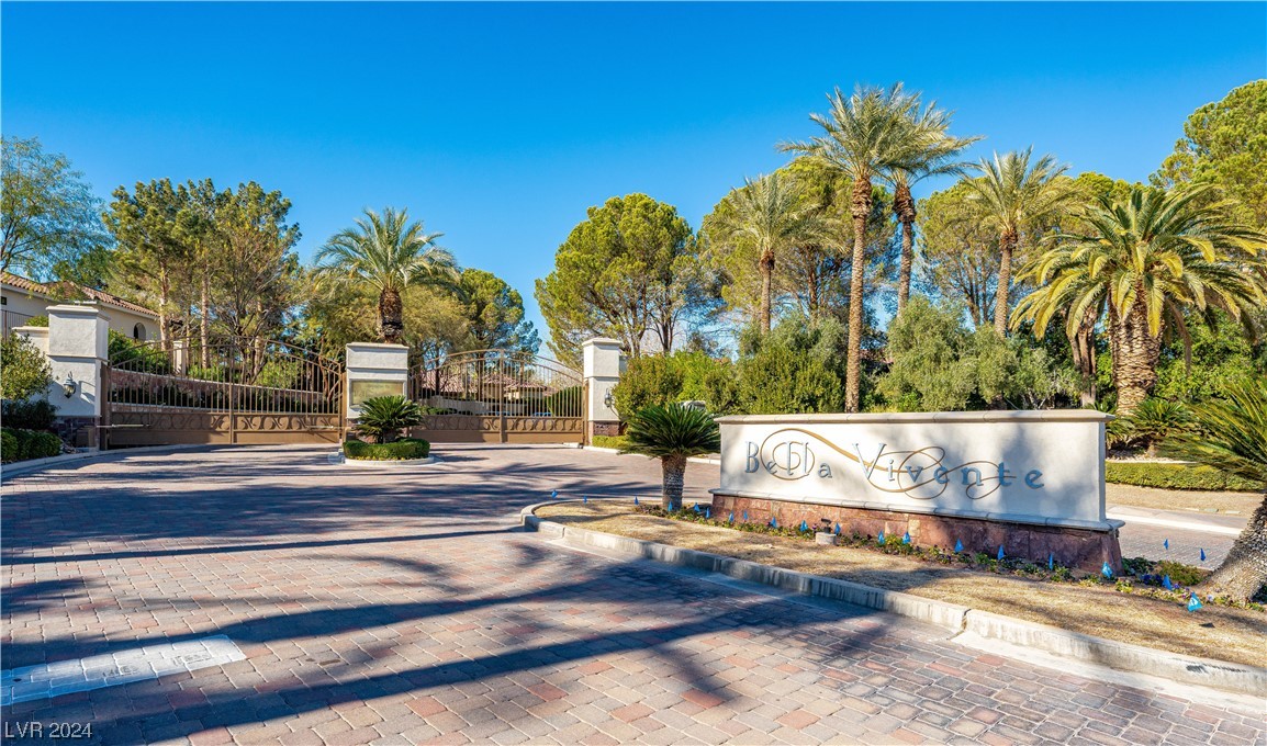 39 VIA PARADISIO Street