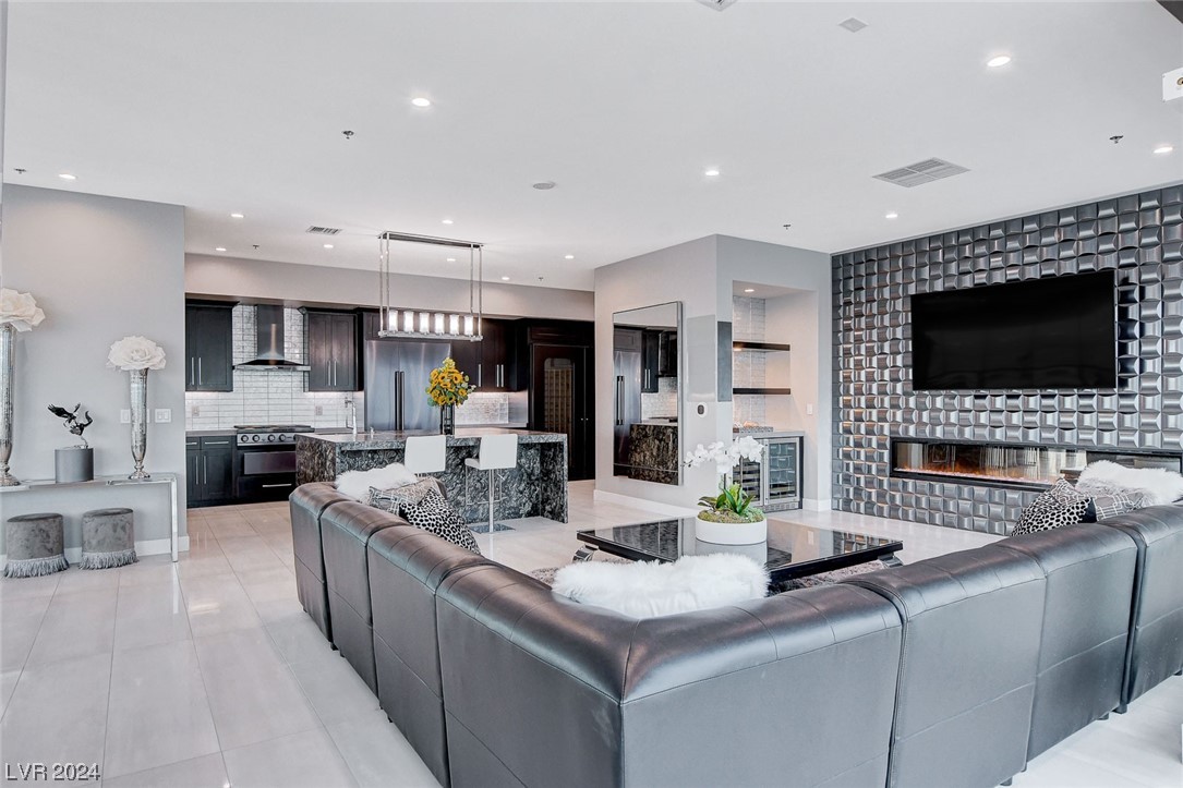 4575 Dean Martin Drive 3300