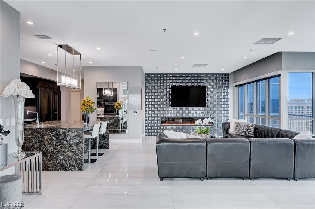 4575 Dean Martin Drive 3300