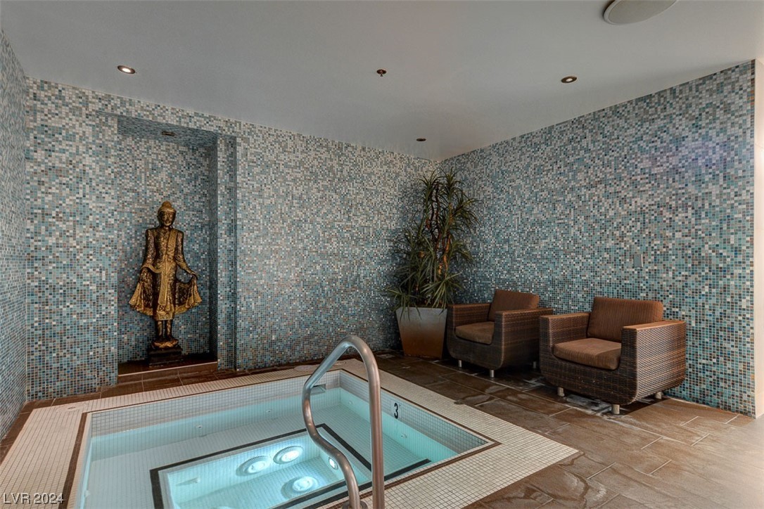 4575 Dean Martin Drive 3300