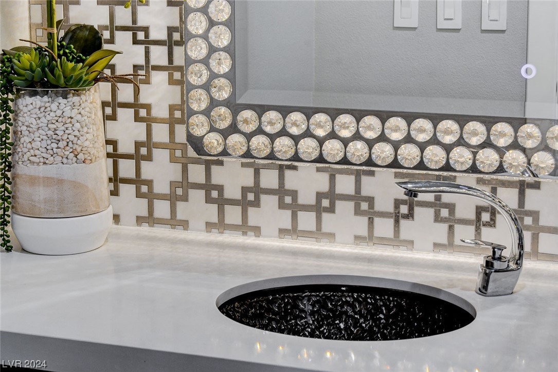 4575 Dean Martin Drive 3300