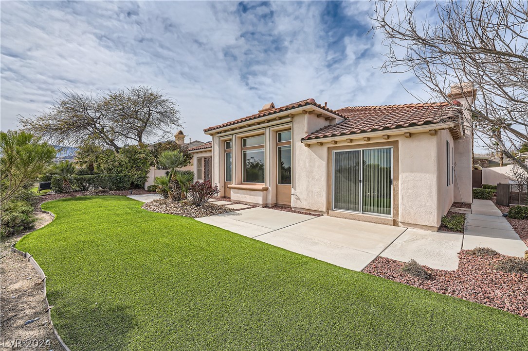 3026 Soft Horizon Way