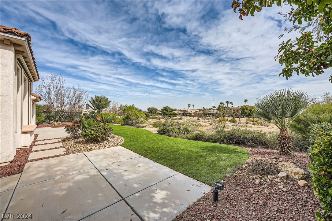 3026 Soft Horizon Way