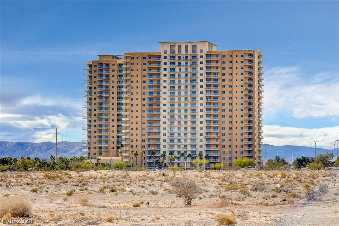 8255 Las Vegas Boulevard 2004