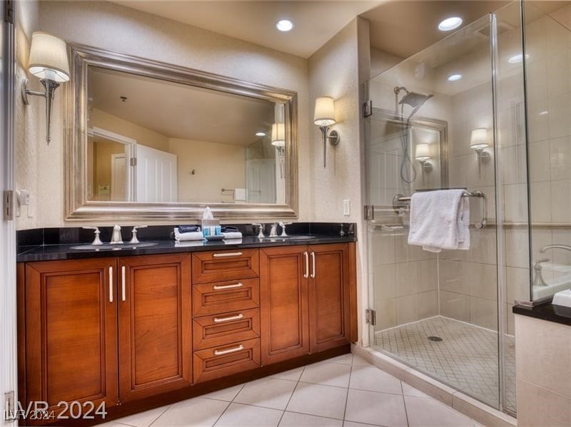 135 East Harmon Avenue 707