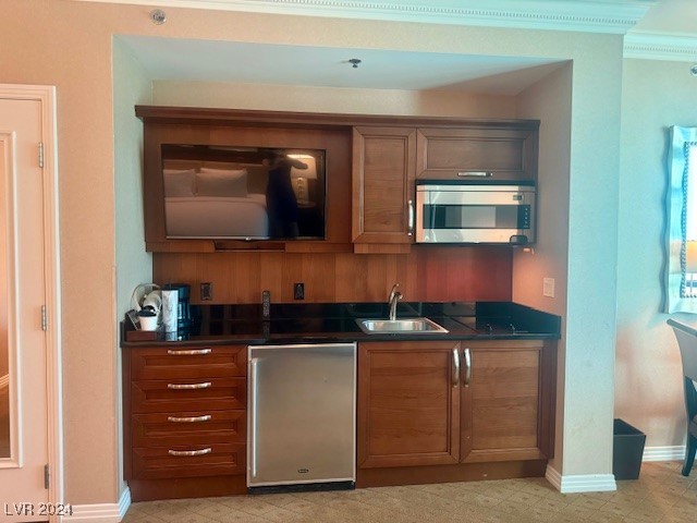 135 East Harmon Avenue 703