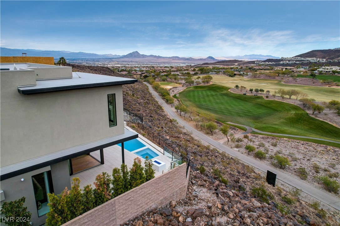 644 Scenic Cliff Drive