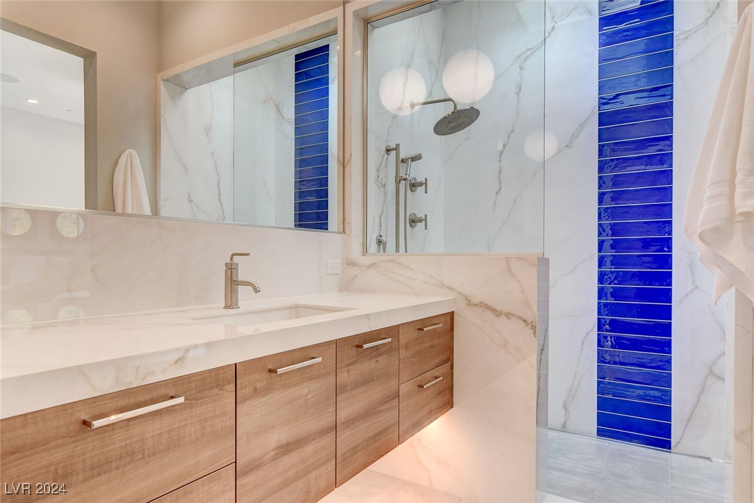 644 Scenic Cliff Drive