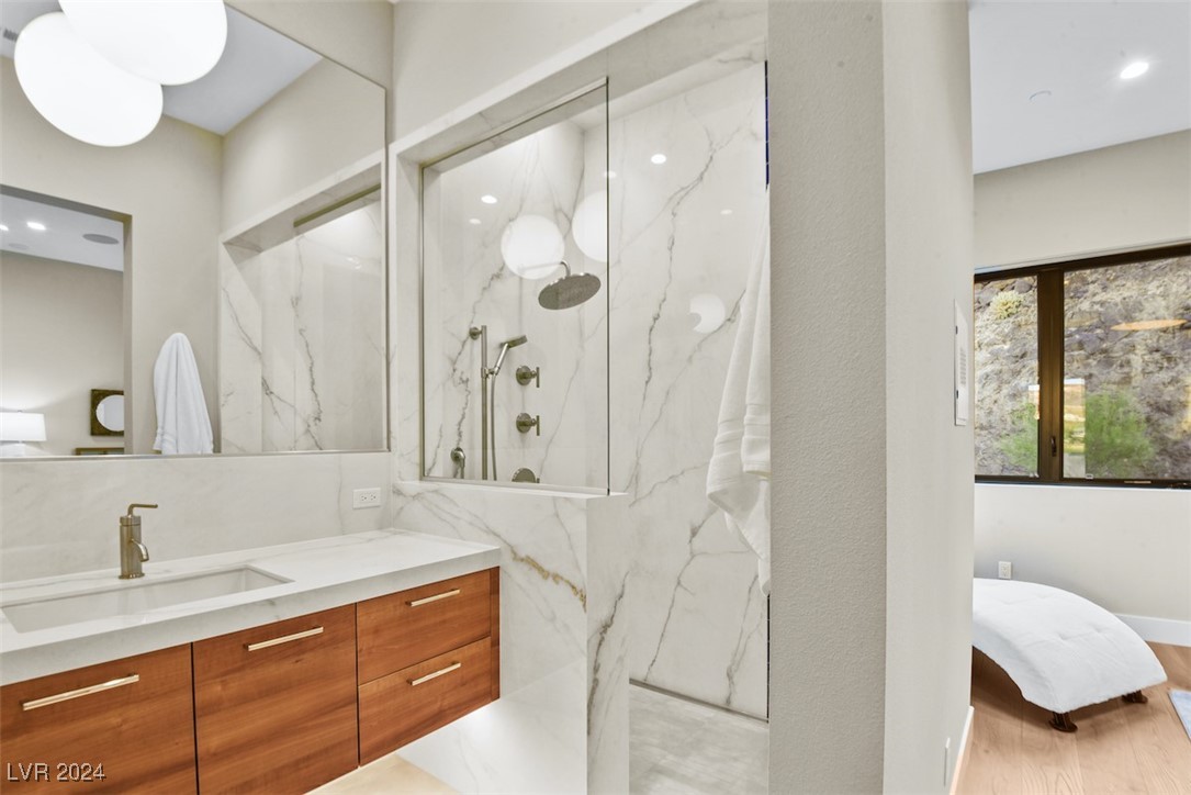 644 Scenic Cliff Drive