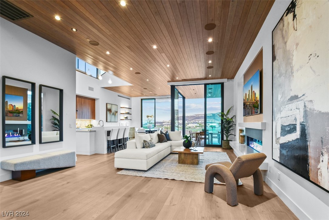 644 Scenic Cliff Drive