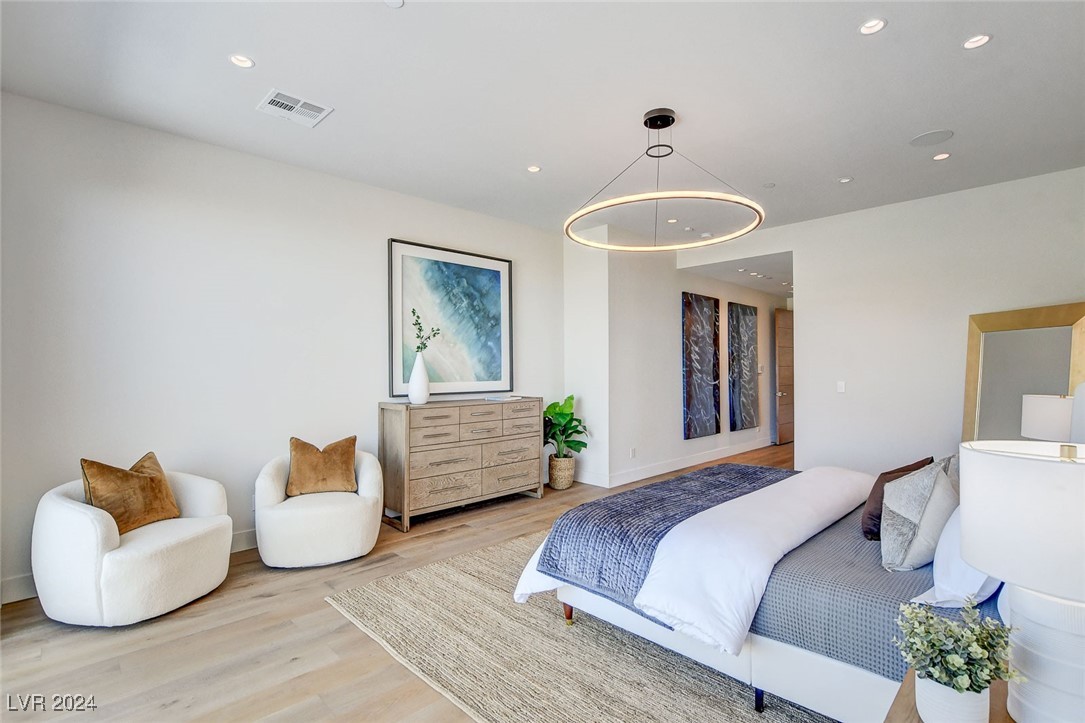 644 Scenic Cliff Drive