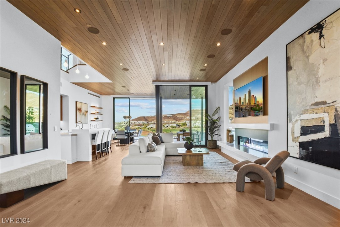 644 Scenic Cliff Drive