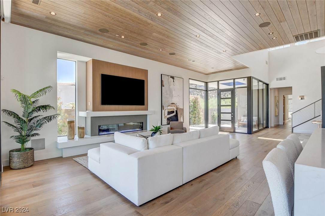 644 Scenic Cliff Drive