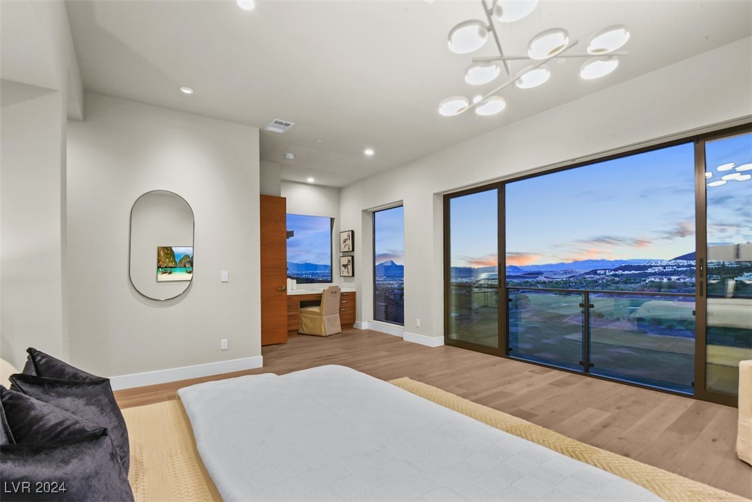 644 Scenic Cliff Drive