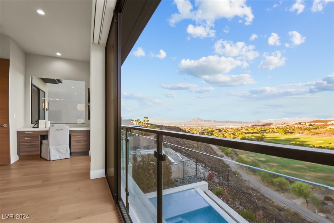 644 Scenic Cliff Drive