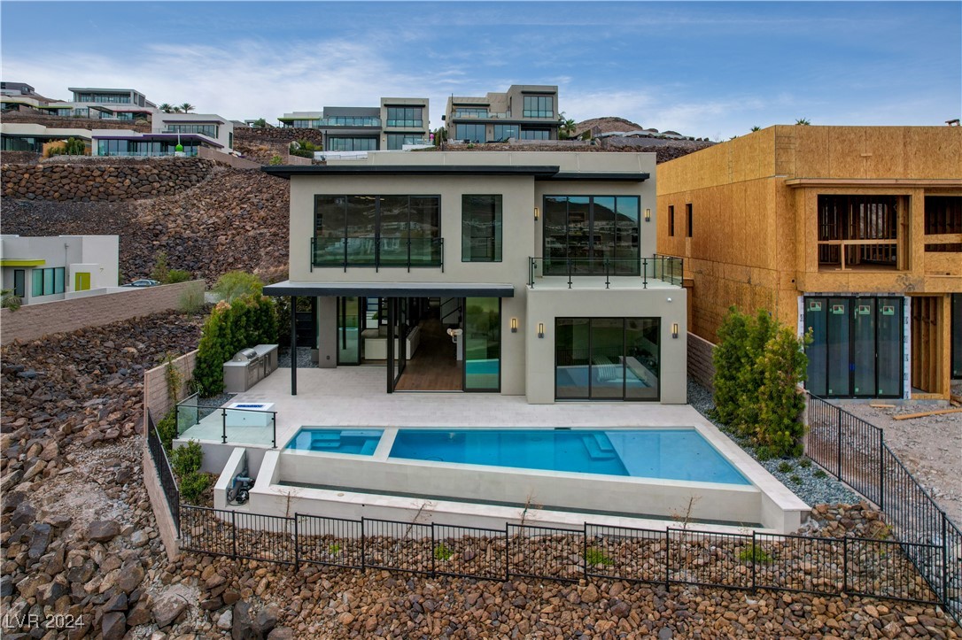 644 Scenic Cliff Drive