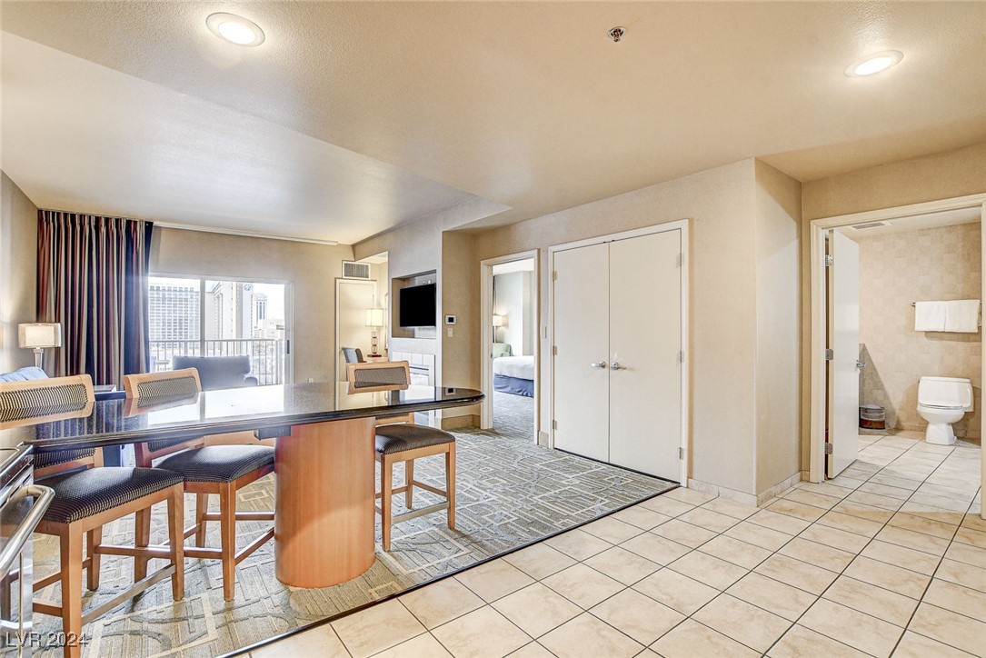 211 East Flamingo Road 1018