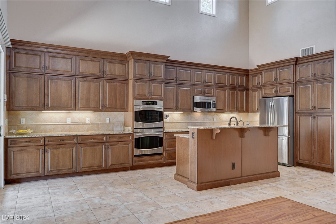 9747 Logrondo Street