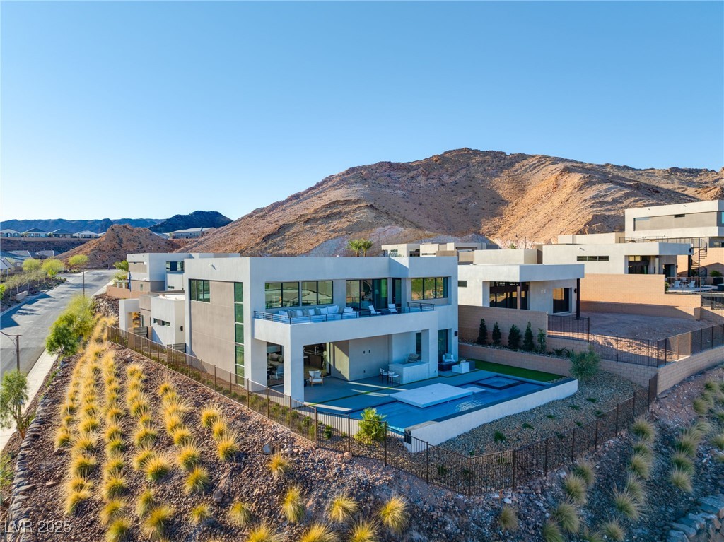 10 SAND STAR Lane