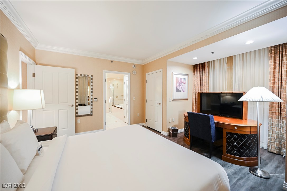 135 East Harmon Avenue 2420