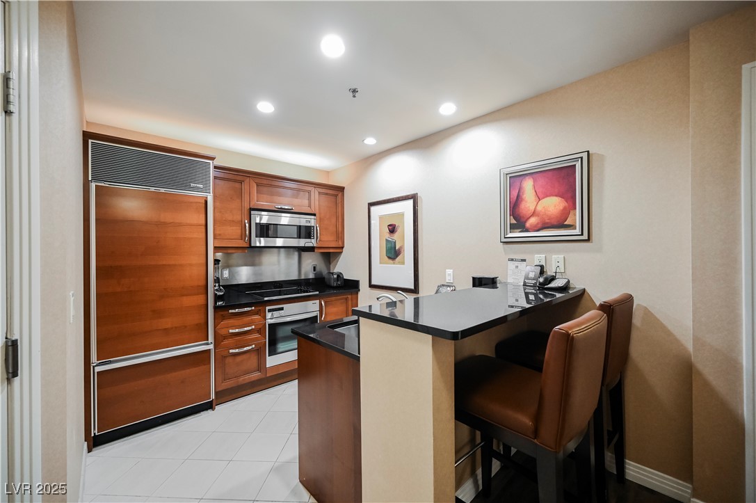 135 East Harmon Avenue 2420