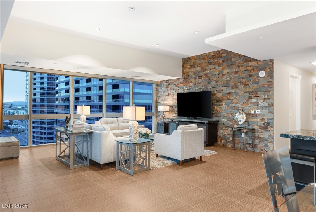 4471 DEAN MARTIN Drive 1707