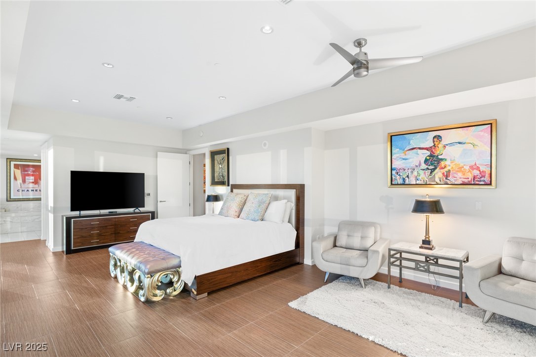 4471 DEAN MARTIN Drive 1707