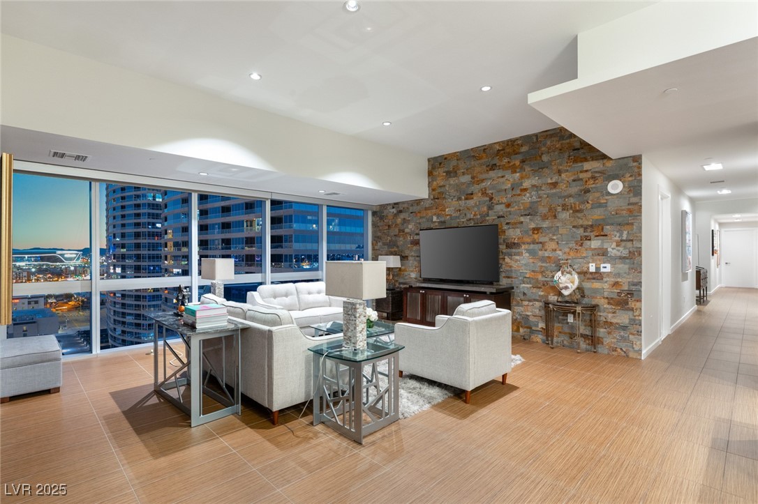 4471 DEAN MARTIN Drive 1707