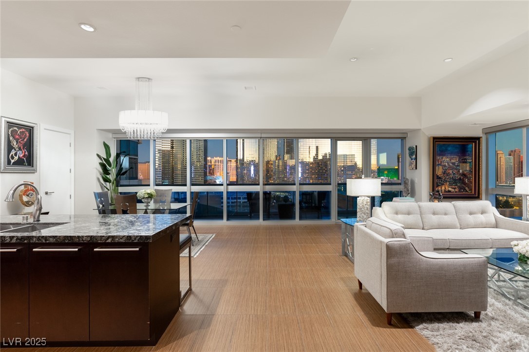 4471 DEAN MARTIN Drive 1707