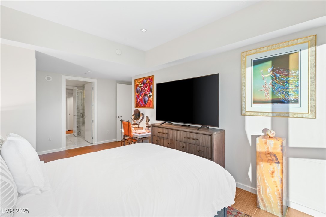 4471 DEAN MARTIN Drive 1707