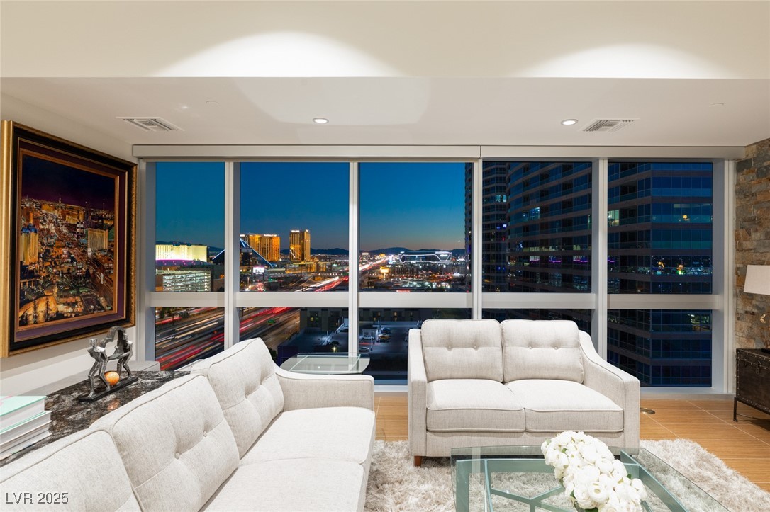 4471 DEAN MARTIN Drive 1707