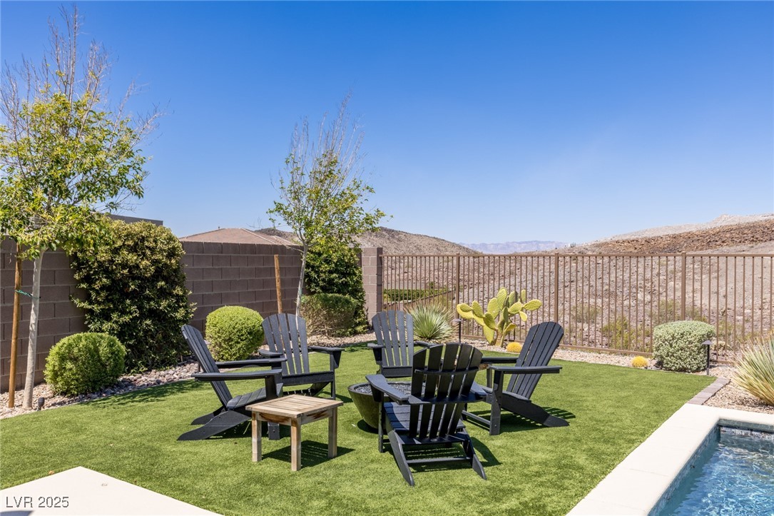 975 Amara Way