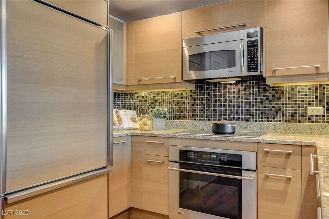 322 Karen Avenue 2206