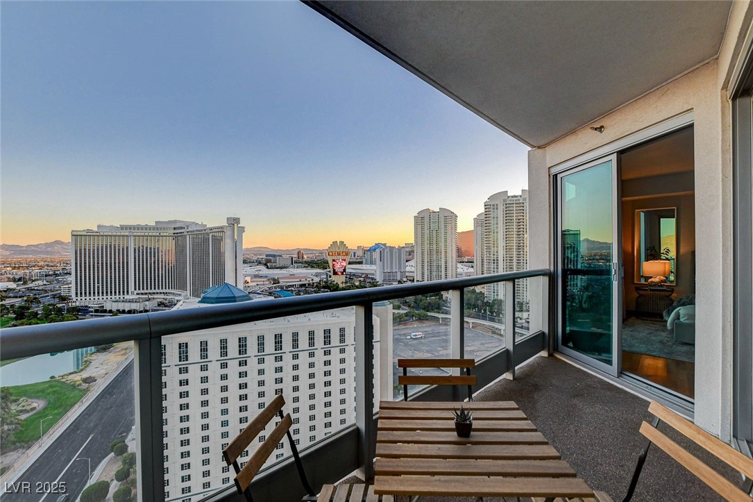 322 Karen Avenue 2206