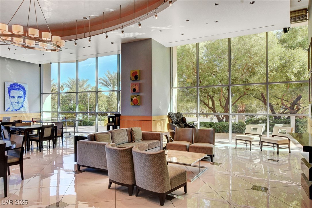 322 Karen Avenue 2206