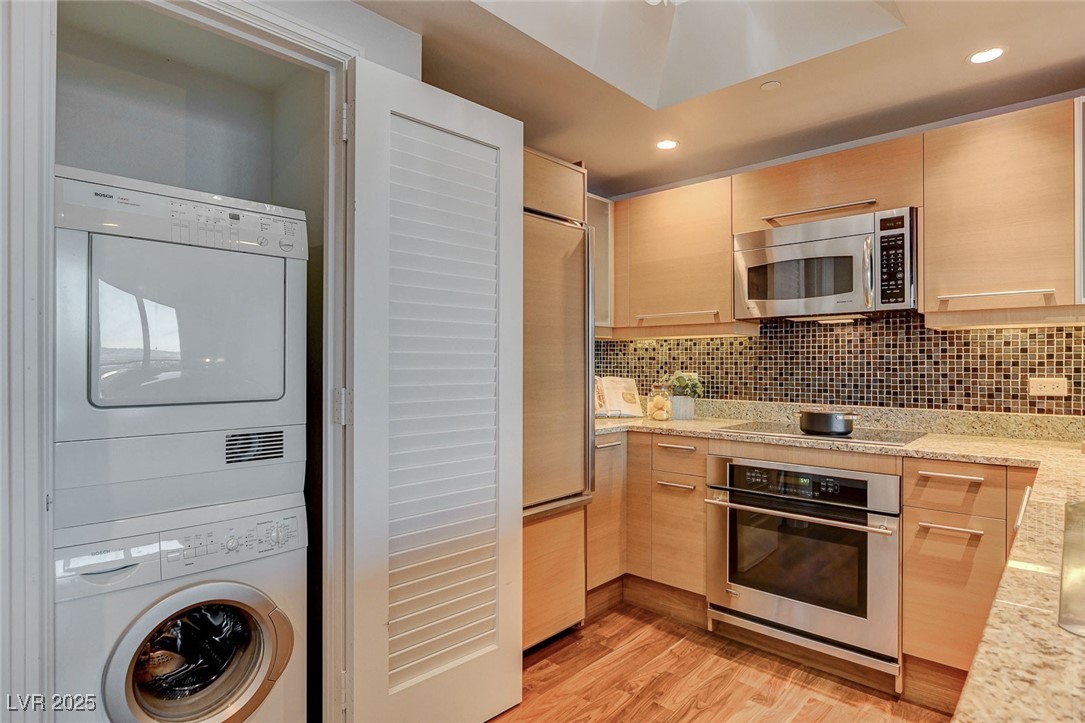 322 Karen Avenue 2206