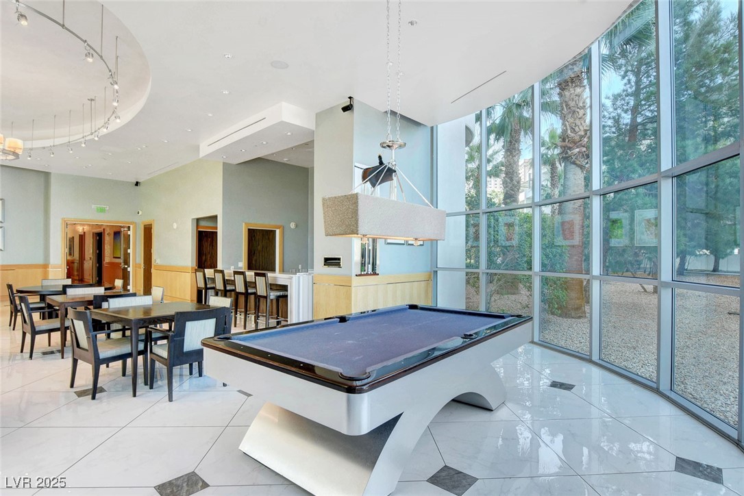 322 Karen Avenue 2206