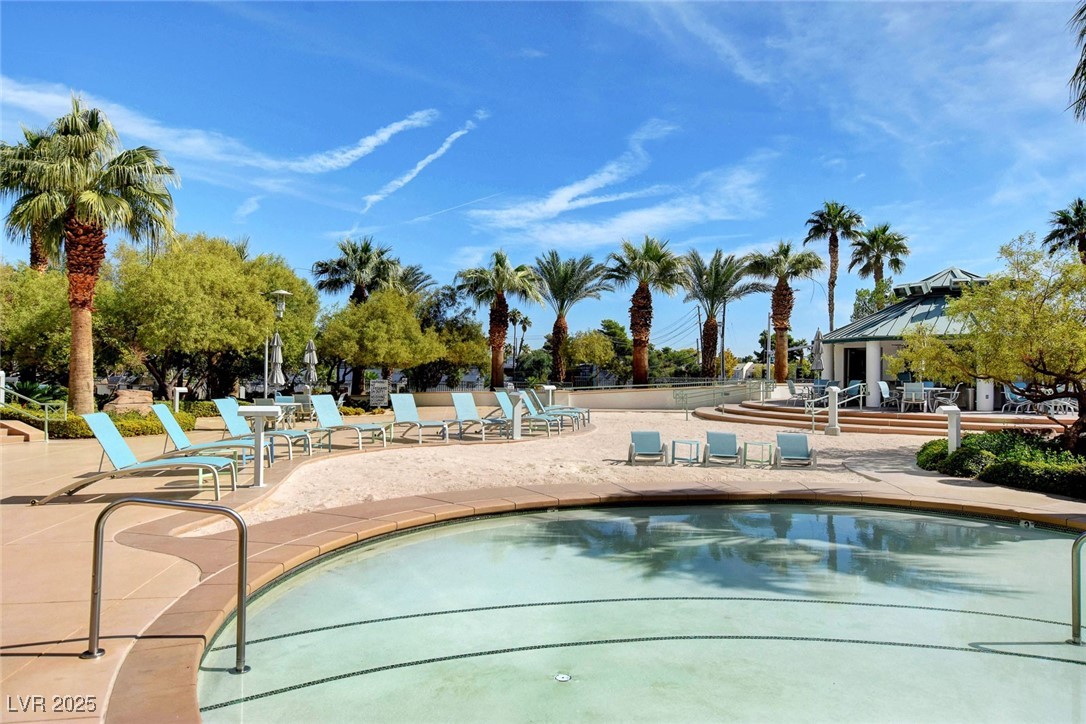 322 Karen Avenue 2206