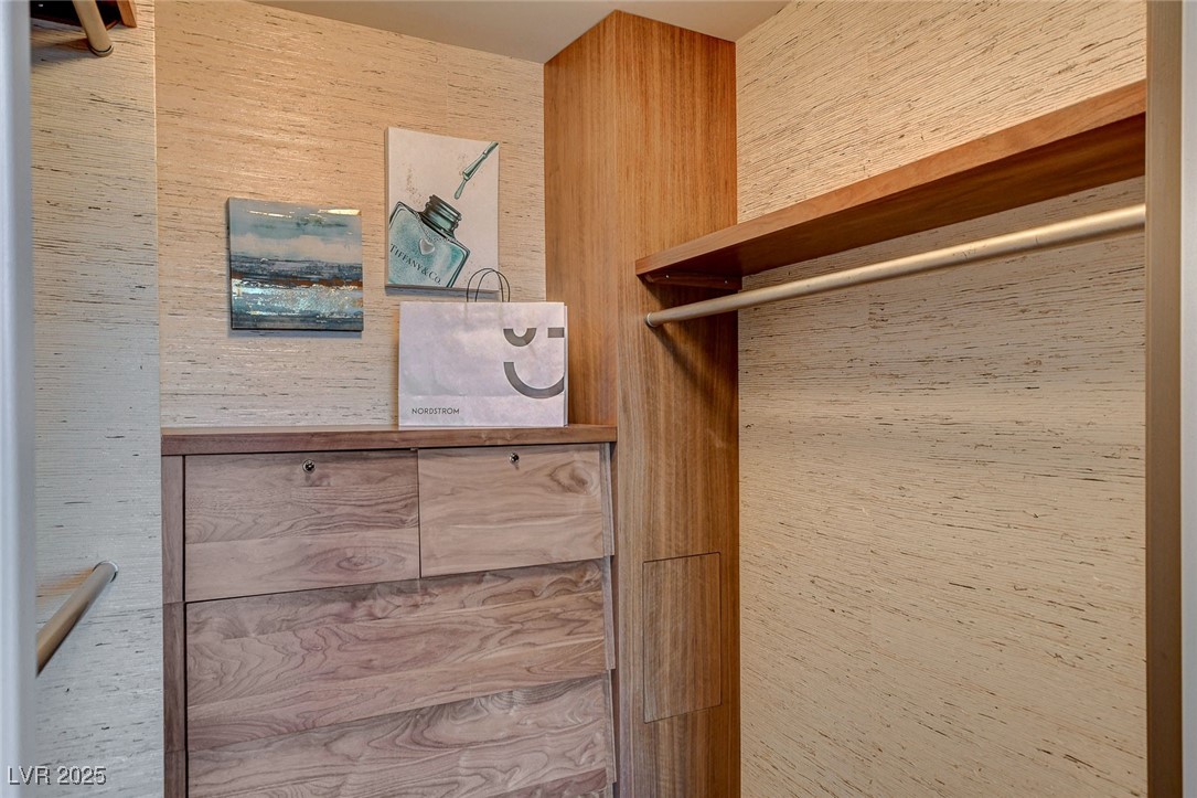 322 Karen Avenue 2206