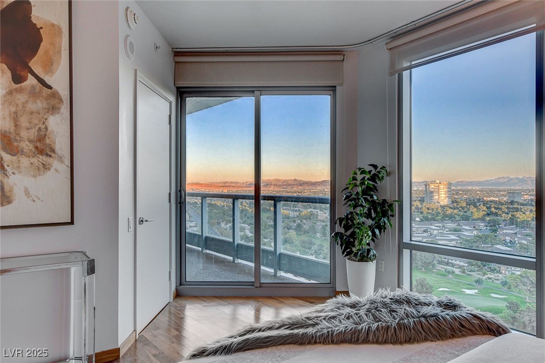 322 Karen Avenue 2206