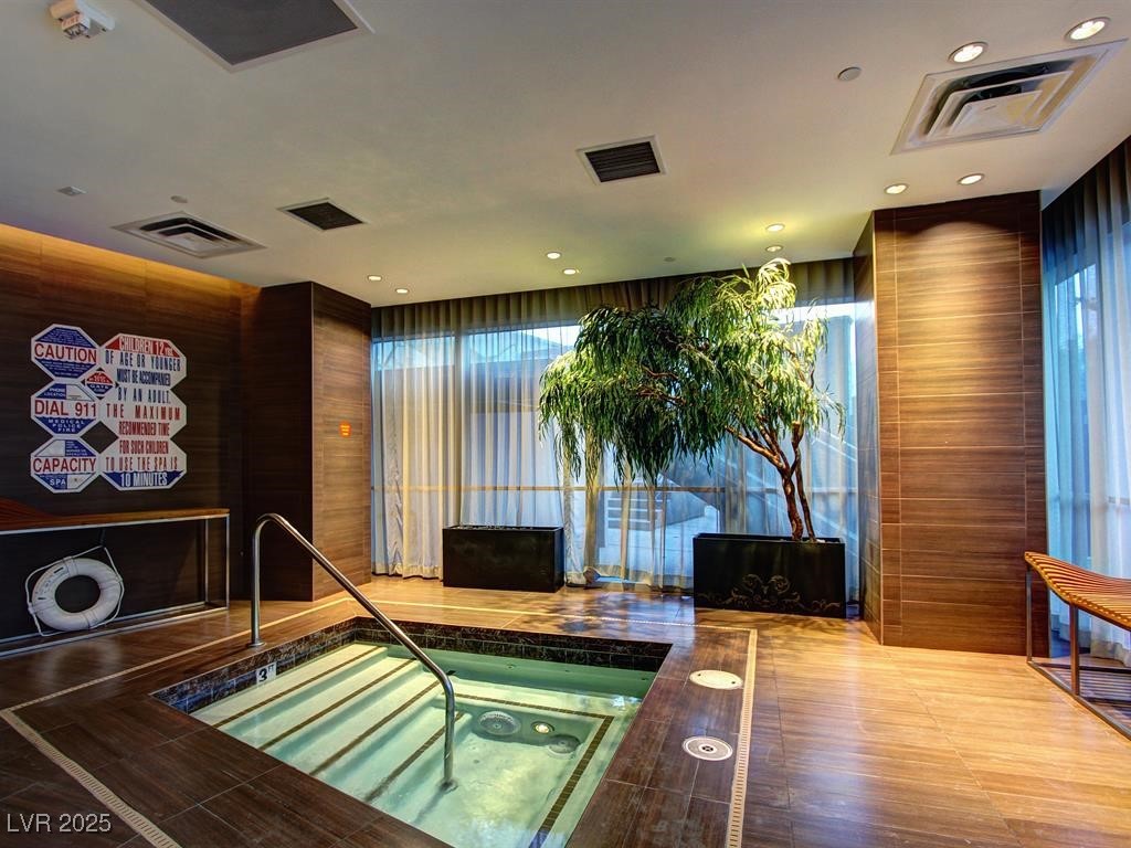 4471 Dean Martin Drive 1609