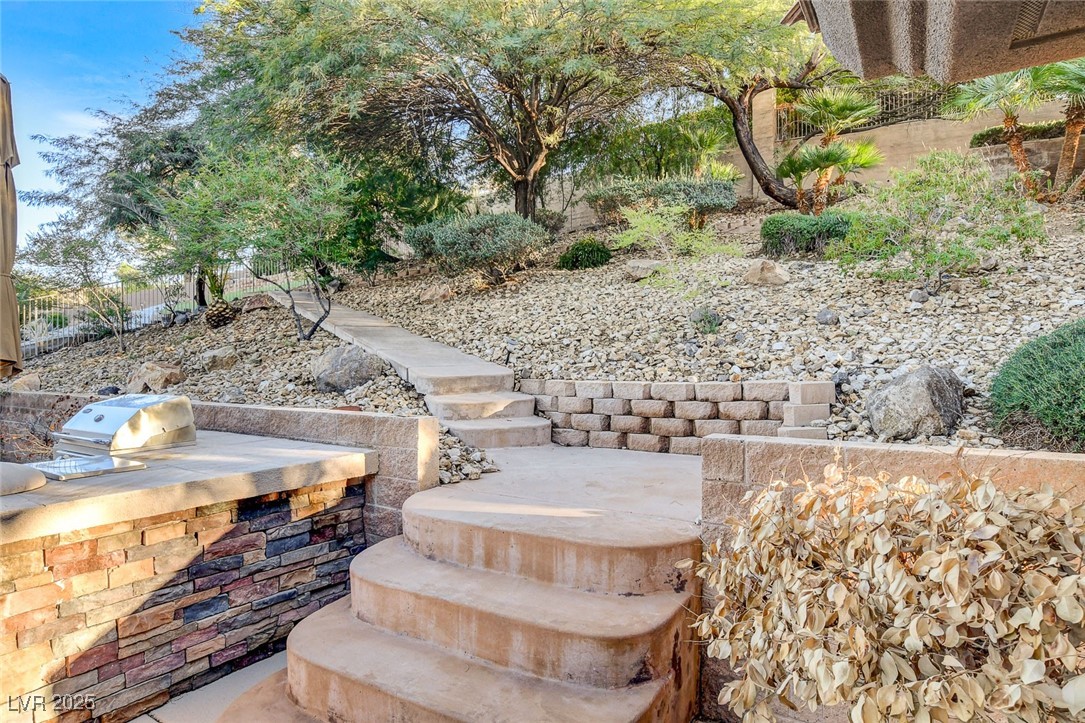 5 Karsten Creek Court