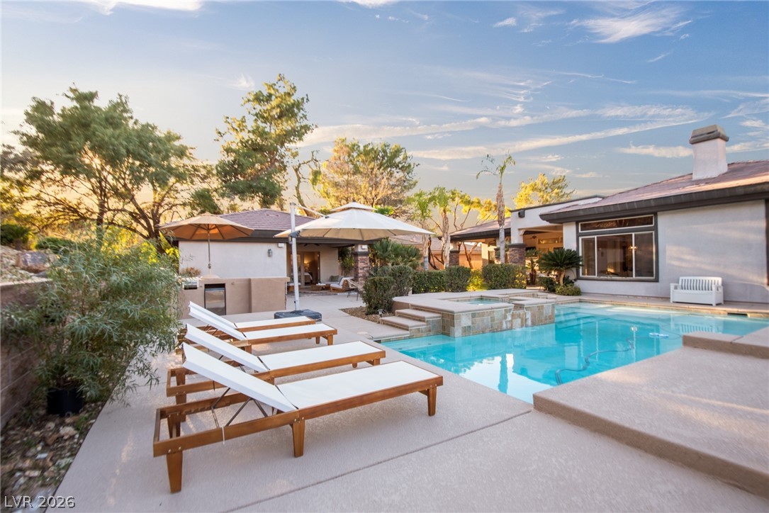 5 Karsten Creek Court
