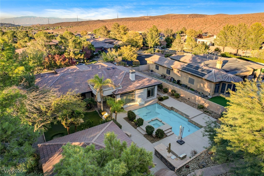5 Karsten Creek Court