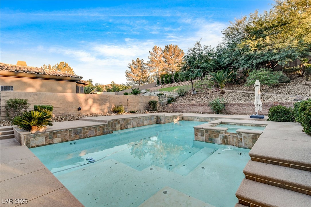5 Karsten Creek Court