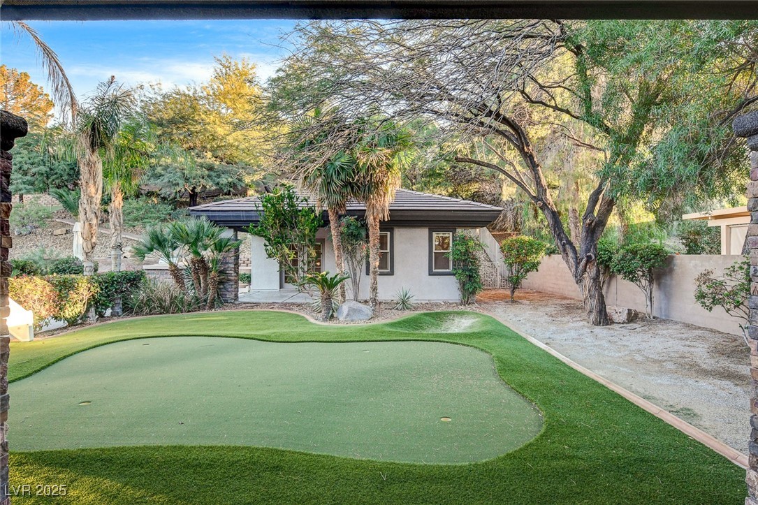 5 Karsten Creek Court