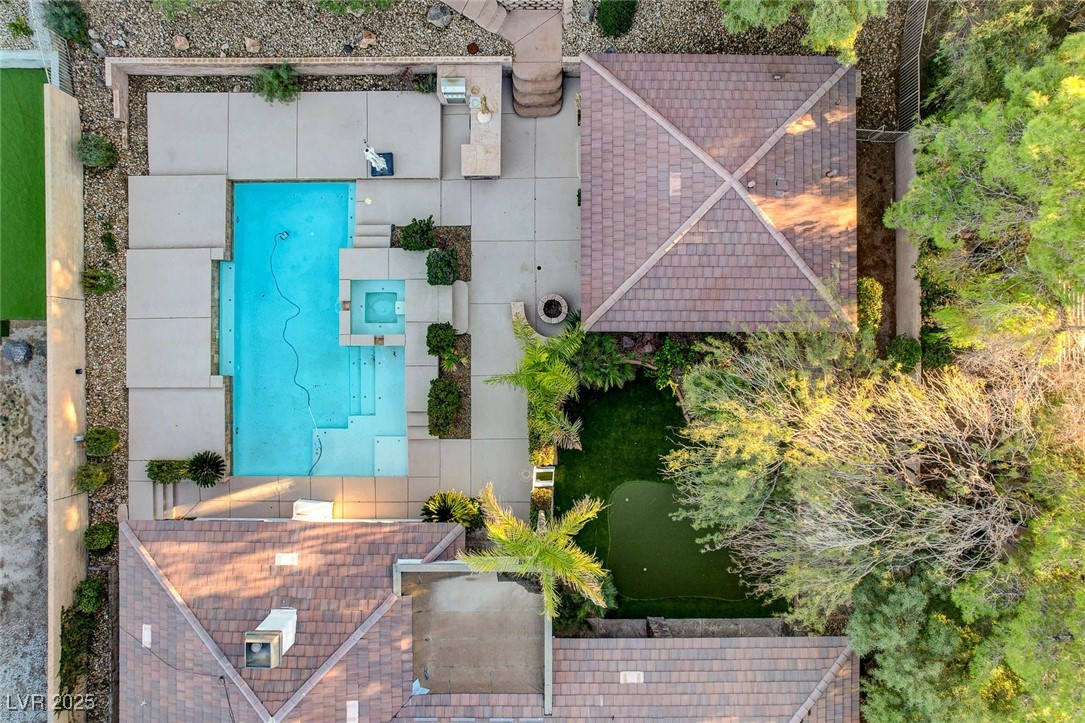 5 Karsten Creek Court